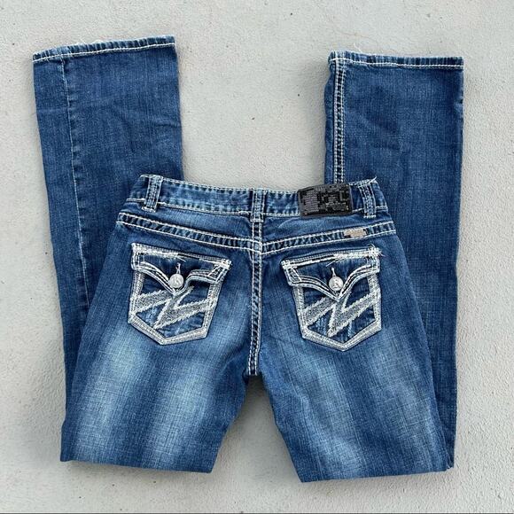 Rock & Roll Cowgirl Denim - Rock and Roll Cowgirl low rise jeans with embroidered flap back pockets 27x34